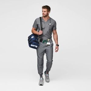 This Kit includes Leon™ Three-Pocket Scrub Top, and Tansen™ Jogger Scrub Pants.